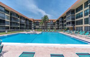 Waterfront Condo with Lanai and Beach Access - Indian Shores, Florida