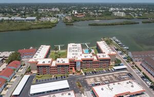 Waterfront Condo with Lanai and Beach Access - Indian Shores, Florida