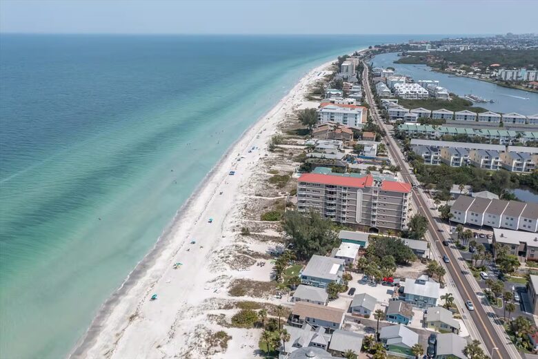 Waterfront Condo with Lanai and Beach Access - Indian Shores, Florida