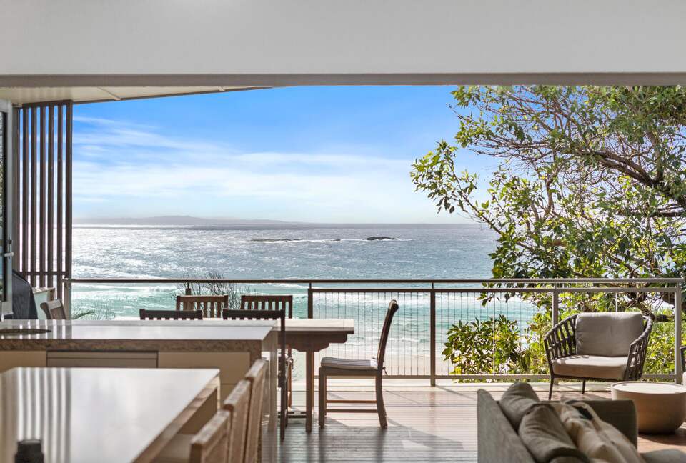 Beachfront Views at Waves 15 - Point Lookout, Australia