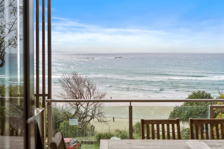 Beachfront Views at Waves 15 - Point Lookout, Australia
