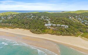 Beachfront Views at Waves 15 - Point Lookout, Australia