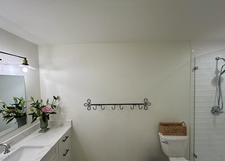 Queen BR with Walk-In Shower