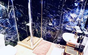Badezimmer im Untergeschoss (En-suite)