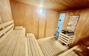 Den Gästen steht im nahegelegenen Fitnessstudio eine Sauna zur Verfügung