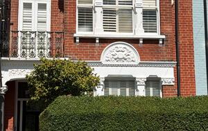 Refined Fulham Home with serene Courtyard - London, United Kingdom