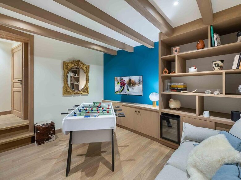 Exclusive Courchevel Village Chalet with Private Spa Facilities - Courchevel, France