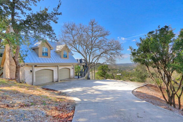 The Wimberley Sunset Villa - Wimberley, Texas