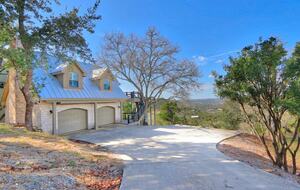 The Wimberley Sunset Villa - Wimberley, Texas