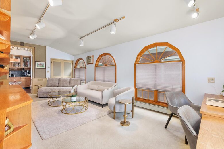 Grand Historic Residence near Downtown Allentown - Allentown, Pennsylvania
