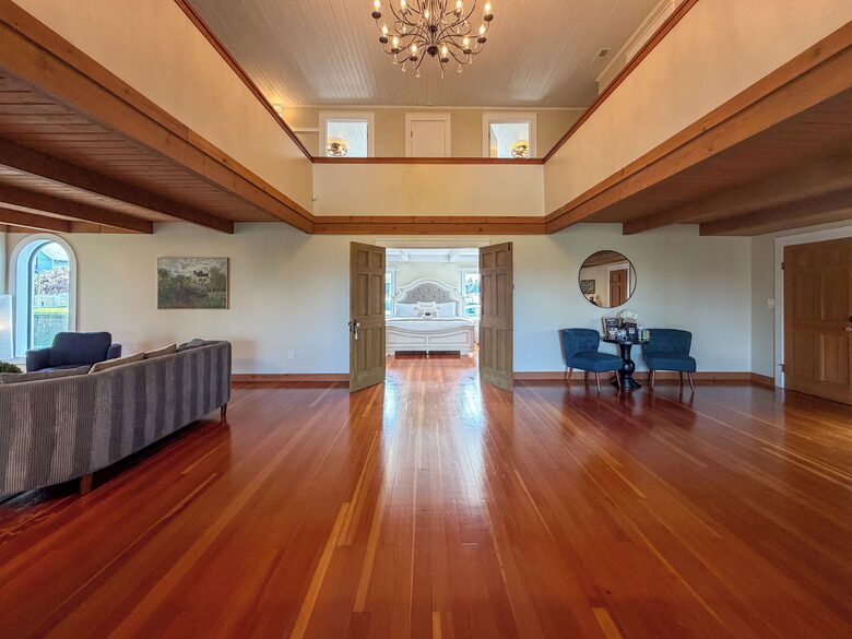 Restored 1902 Landmark in Willamette Valley - Carlton, Oregon