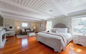 Restored 1902 Landmark in Willamette Valley - Carlton, Oregon