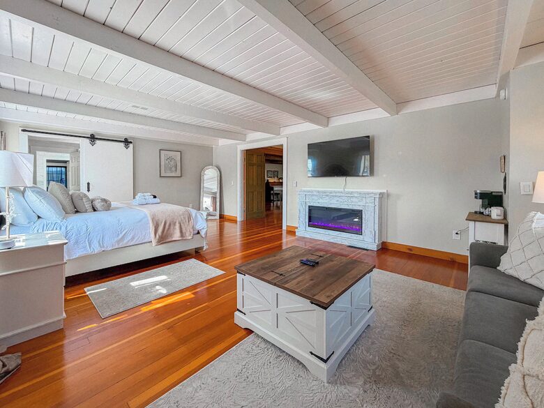Restored 1902 Landmark in Willamette Valley - Carlton, Oregon