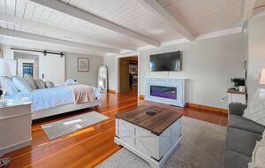 Restored 1902 Landmark in Willamette Valley - Carlton, Oregon