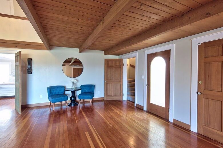 Restored 1902 Landmark in Willamette Valley - Carlton, Oregon