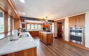 Restored 1902 Landmark in Willamette Valley - Carlton, Oregon