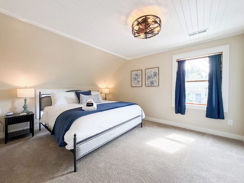 Restored 1902 Landmark in Willamette Valley - Carlton, Oregon