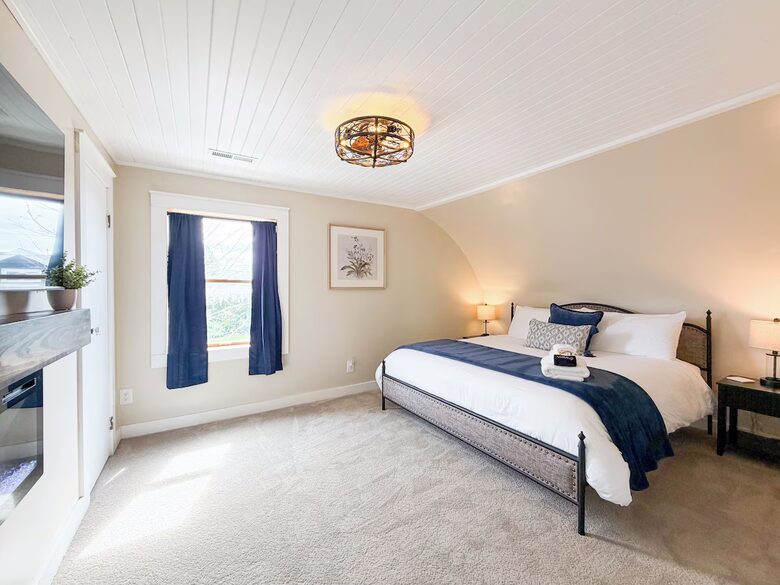 Restored 1902 Landmark in Willamette Valley - Carlton, Oregon