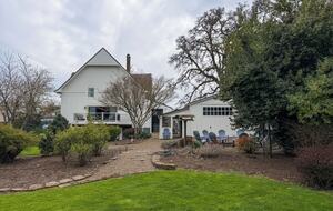 Restored 1902 Landmark in Willamette Valley - Carlton, Oregon