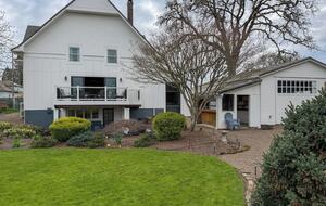 Restored 1902 Landmark in Willamette Valley - Carlton, Oregon