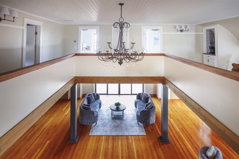 Restored 1902 Landmark in Willamette Valley - Carlton, Oregon