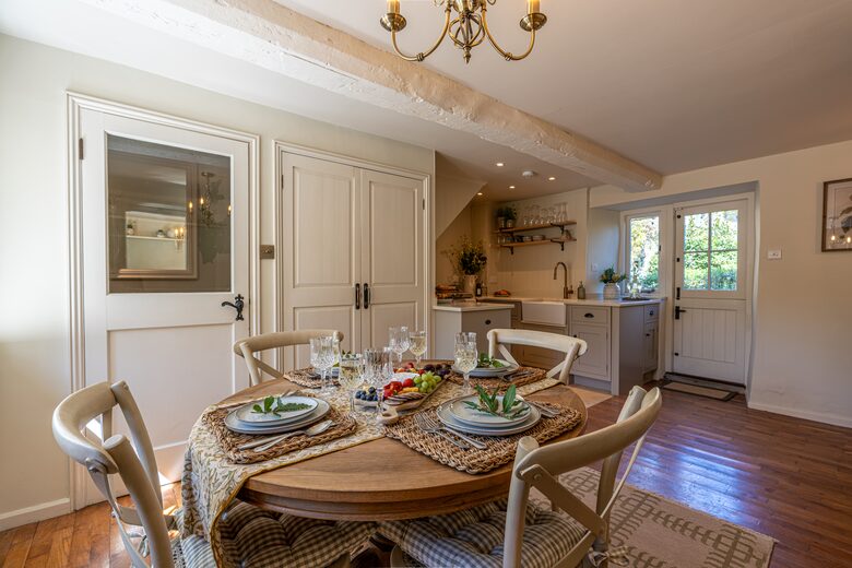Charming 17th-Century Cottage in Bibury - Bibury, United Kingdom