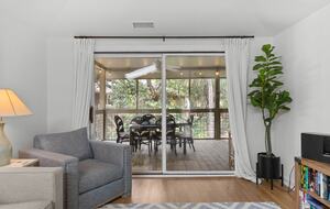 Charming Seabrook Escape with Screened Porch - Johns Island, South Carolina