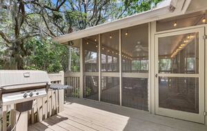 Charming Seabrook Escape with Screened Porch - Johns Island, South Carolina