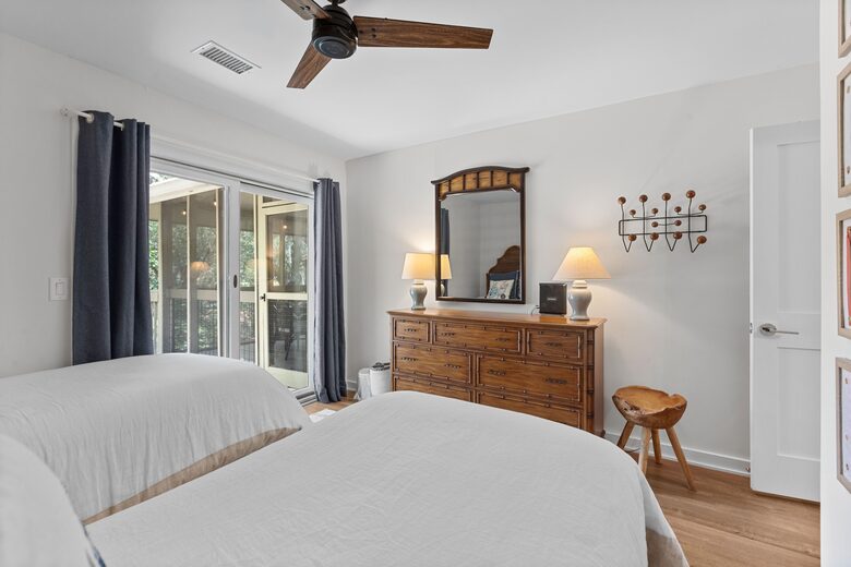 Charming Seabrook Escape with Screened Porch - Johns Island, South Carolina
