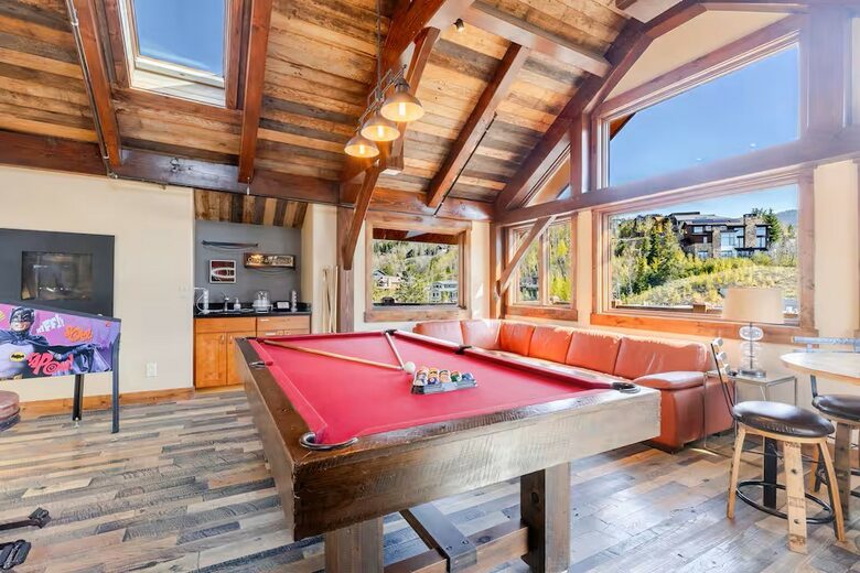 The Perch Park City - Magnificent Old Town Home with Views |Elevator | Hot Tub | Sauna | Game Room | Pinball - Park City, Utah