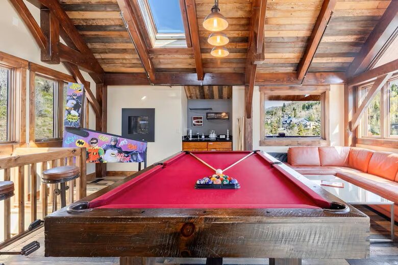 The Perch Park City - Magnificent Old Town Home with Views |Elevator | Hot Tub | Sauna | Game Room | Pinball - Park City, Utah