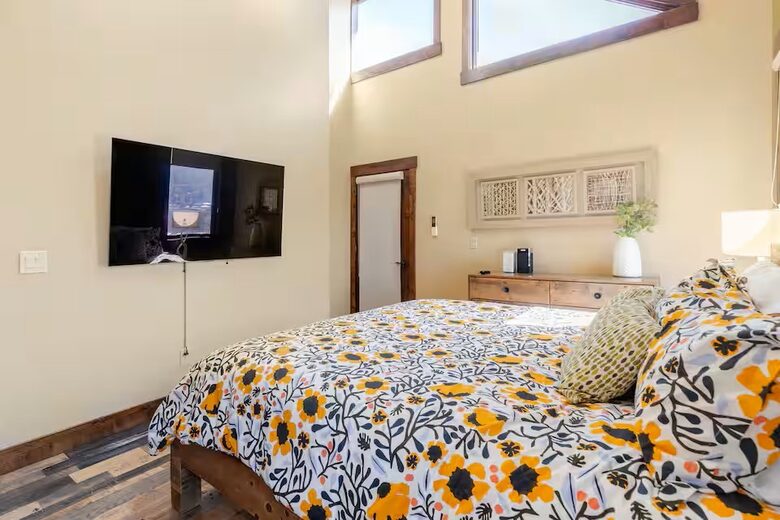 The Perch Park City - Magnificent Old Town Home with Views |Elevator | Hot Tub | Sauna | Game Room | Pinball - Park City, Utah