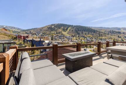 Stunning 270 degree views of Mountains and Old Town