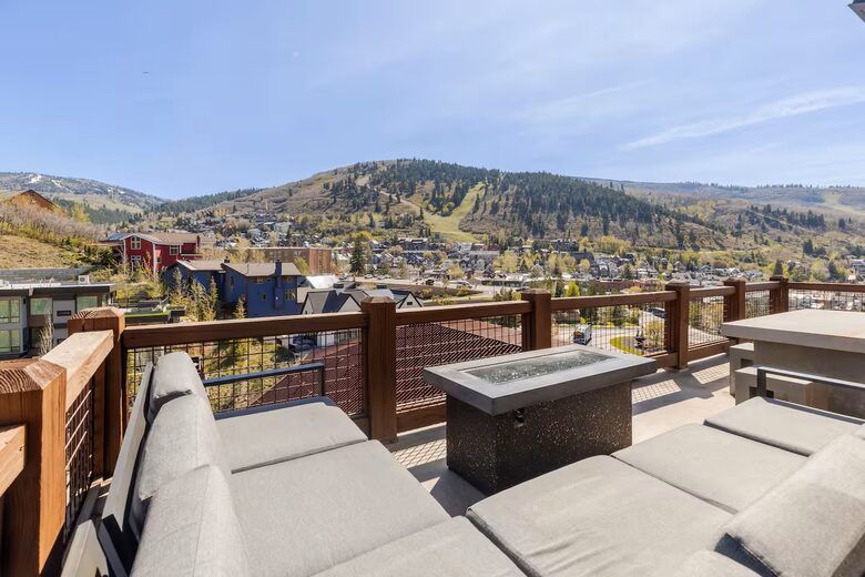Stunning 270 degree views of Mountains and Old Town