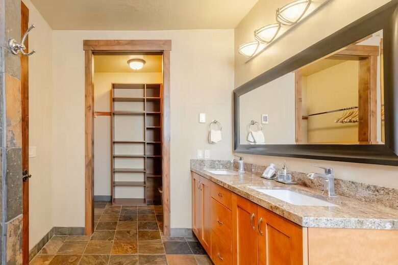 The Perch Park City - Magnificent Old Town Home with Views |Elevator | Hot Tub | Sauna | Game Room | Pinball - Park City, Utah