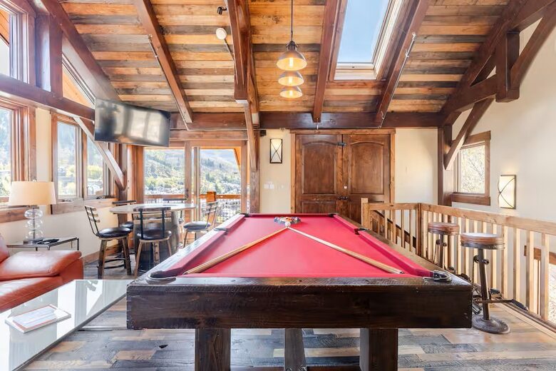 The Perch Park City - Magnificent Old Town Home with Views |Elevator | Hot Tub | Sauna | Game Room | Pinball - Park City, Utah