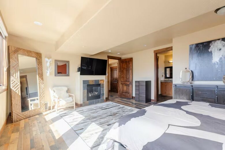 The Perch Park City - Magnificent Old Town Home with Views |Elevator | Hot Tub | Sauna | Game Room | Pinball - Park City, Utah