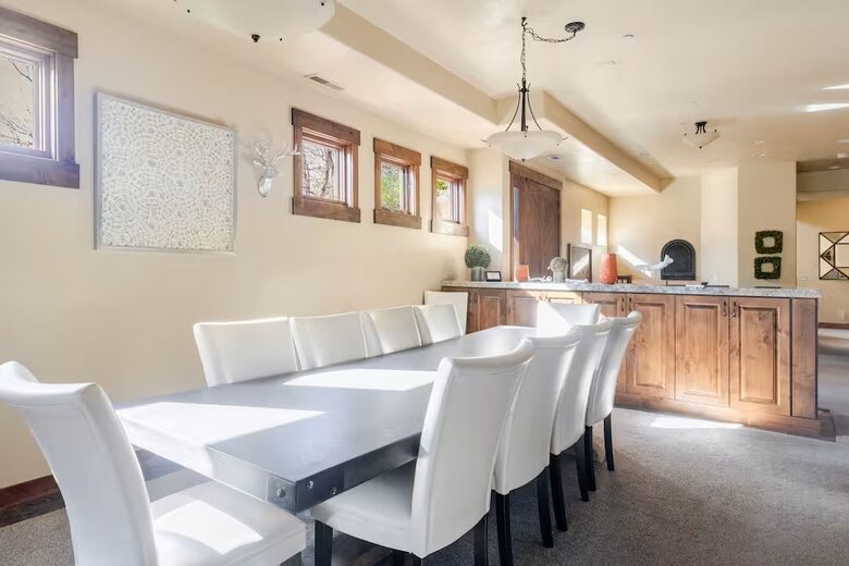 The Perch Park City - Magnificent Old Town Home with Views |Elevator | Hot Tub | Sauna | Game Room | Pinball - Park City, Utah