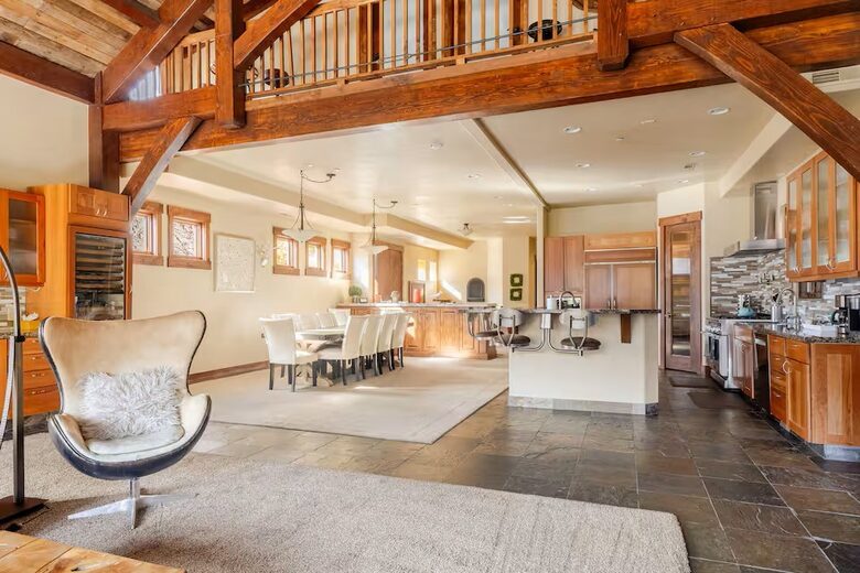 The Perch Park City - Magnificent Old Town Home with Views |Elevator | Hot Tub | Sauna | Game Room | Pinball - Park City, Utah