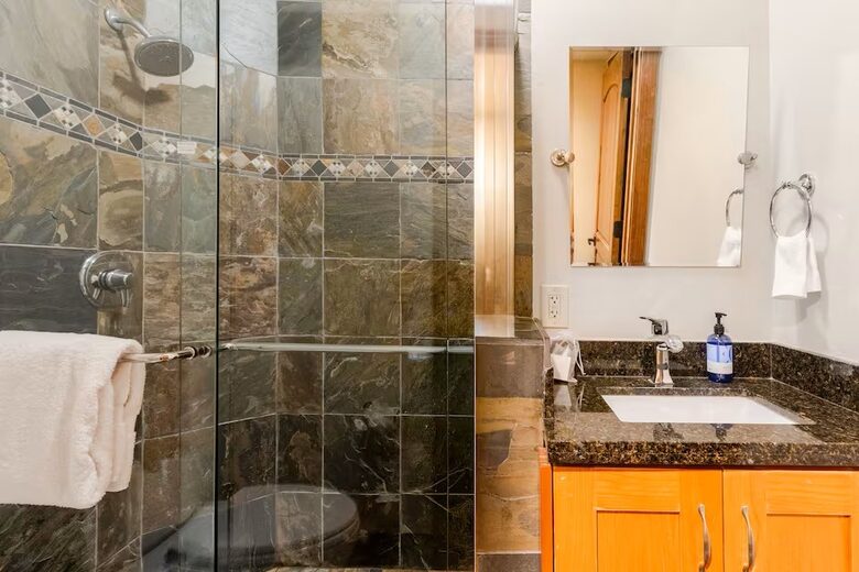 The Perch Park City - Magnificent Old Town Home with Views |Elevator | Hot Tub | Sauna | Game Room | Pinball - Park City, Utah