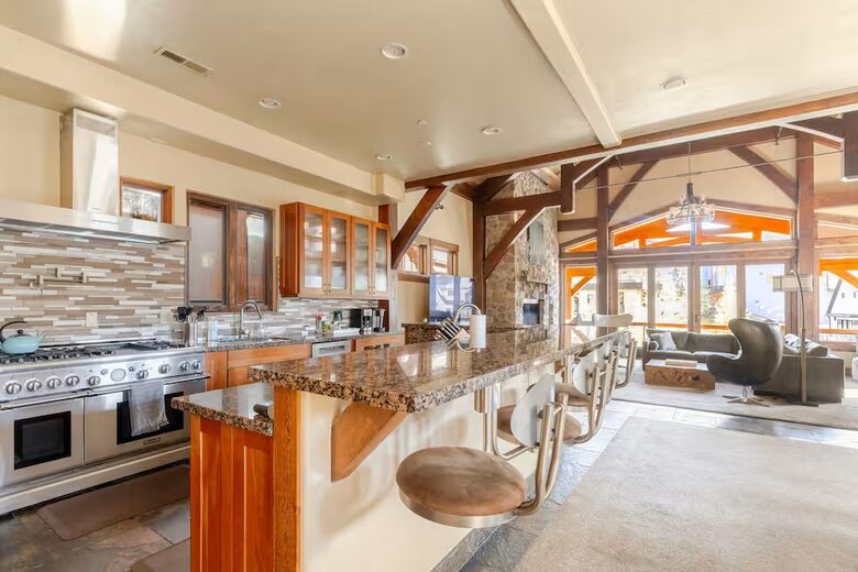 The Perch Park City - Magnificent Old Town Home with Views |Elevator | Hot Tub | Sauna | Game Room | Pinball - Park City, Utah