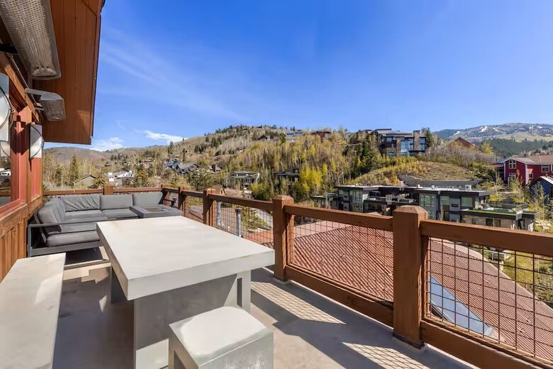 The Perch Park City - Magnificent Old Town Home with Views |Elevator | Hot Tub | Sauna | Game Room | Pinball - Park City, Utah