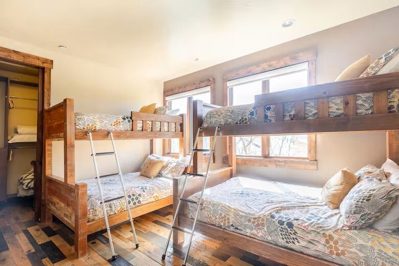 The Perch Park City - Magnificent Old Town Home with Views |Elevator | Hot Tub | Sauna | Game Room | Pinball - Park City, Utah