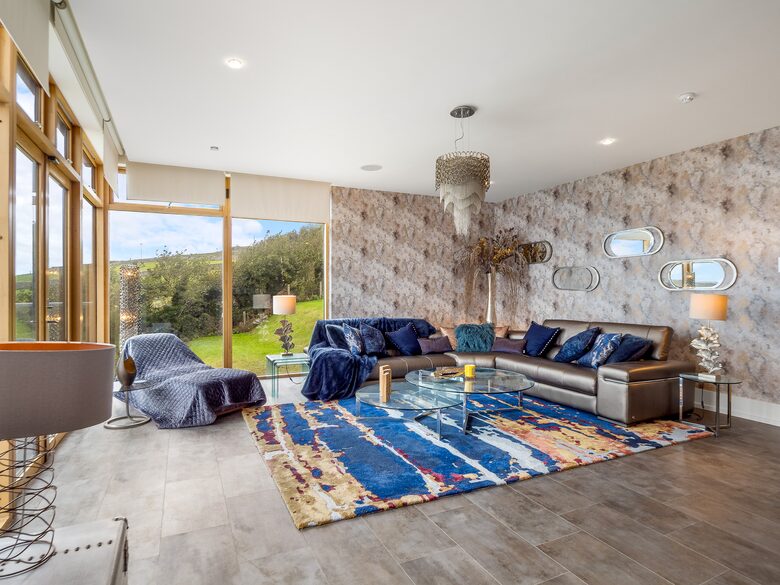 "Suaimhneas" Villa with castle and sea views on Connemara’s Sky Road - Clifden, Ireland
