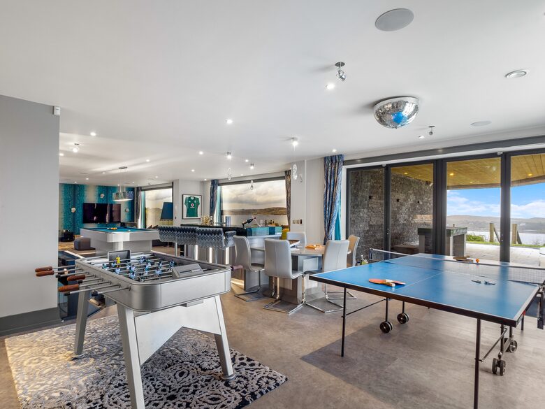 "Suaimhneas" Villa with castle and sea views on Connemara’s Sky Road - Clifden, Ireland