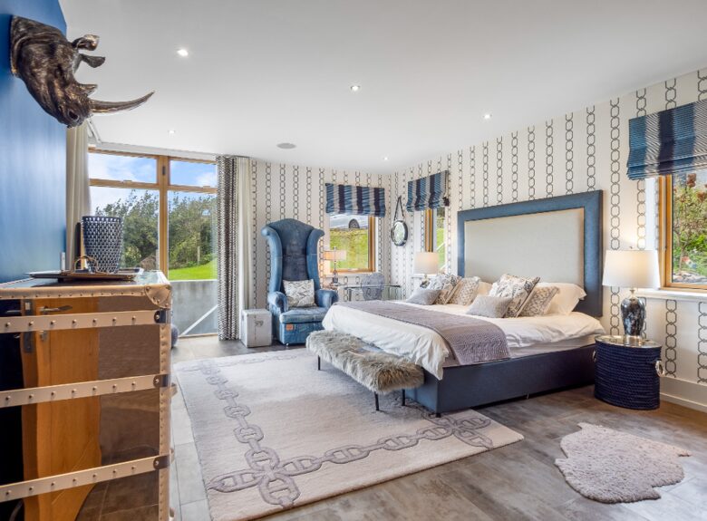 "Suaimhneas" Villa with castle and sea views on Connemara’s Sky Road - Clifden, Ireland