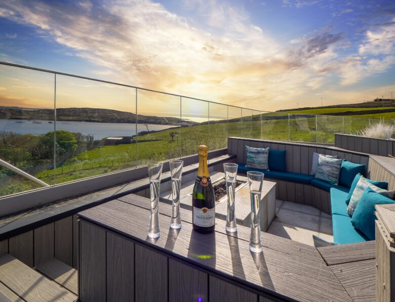 "Suaimhneas" Villa with castle and sea views on Connemara’s Sky Road - Clifden, Ireland