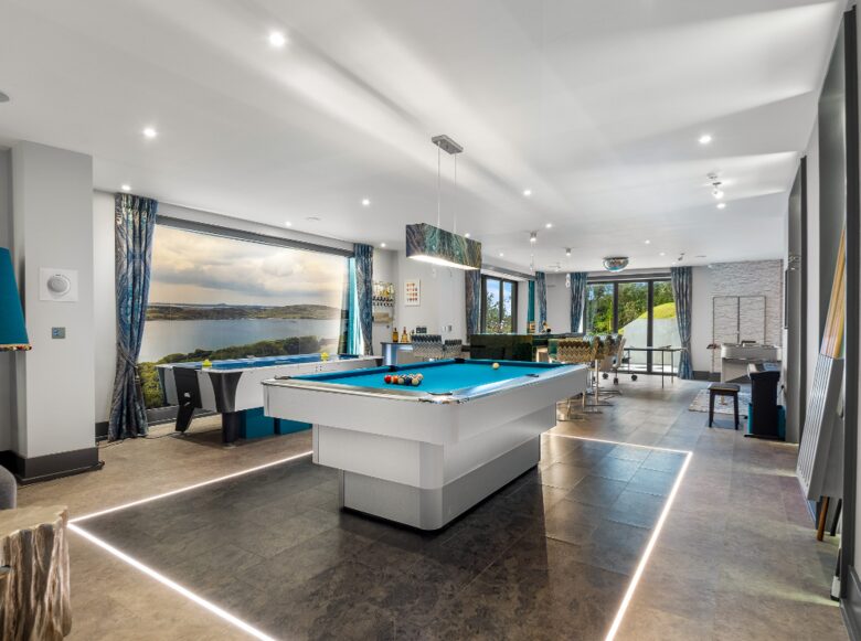 "Suaimhneas" Villa with castle and sea views on Connemara’s Sky Road - Clifden, Ireland