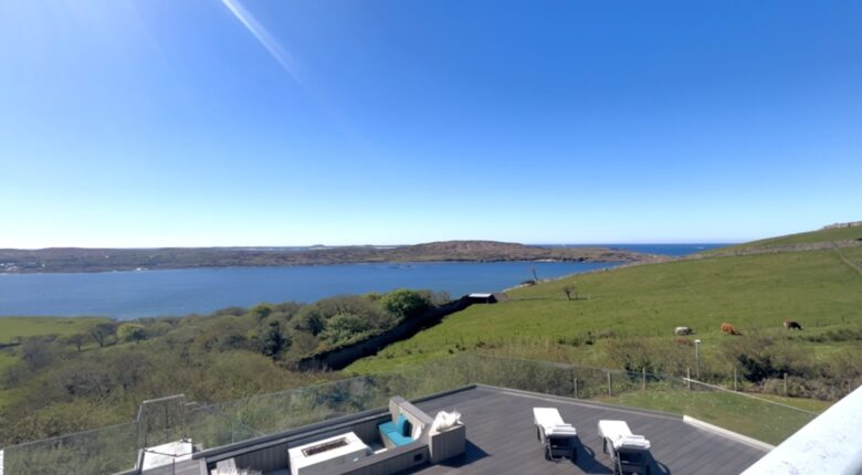 "Suaimhneas" Villa with castle and sea views on Connemara’s Sky Road - Clifden, Ireland