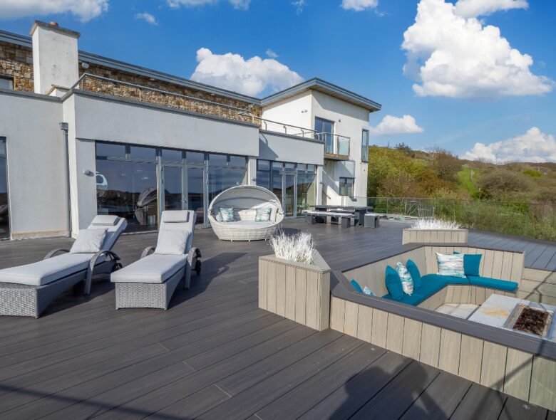 "Suaimhneas" Villa with castle and sea views on Connemara’s Sky Road - Clifden, Ireland